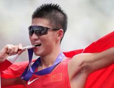 IM体育社区互动入口-决赛背后的故事，让我们看到运动员的拼搏精神