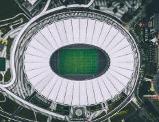 IM体育官方网-赛道与球场，当东契奇在F1年度争冠接管比赛，76人已悄然收割活塞