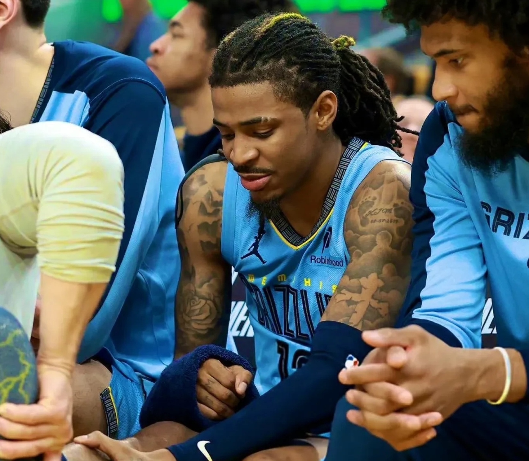 IM体育在线注册-灰熊客场惊险胜出，发挥出色