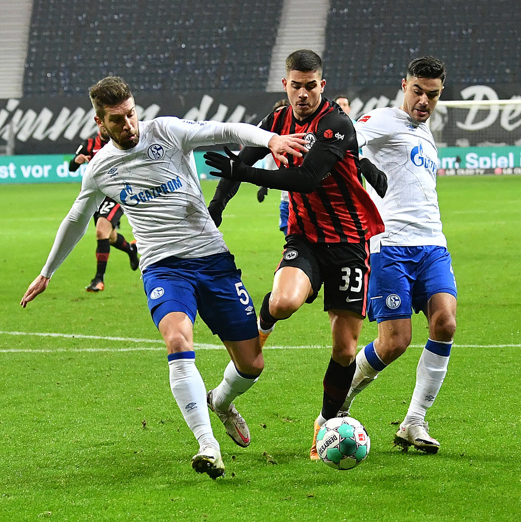 IM体育官方平台-沙尔克04继续胜利,德甲前景被看好