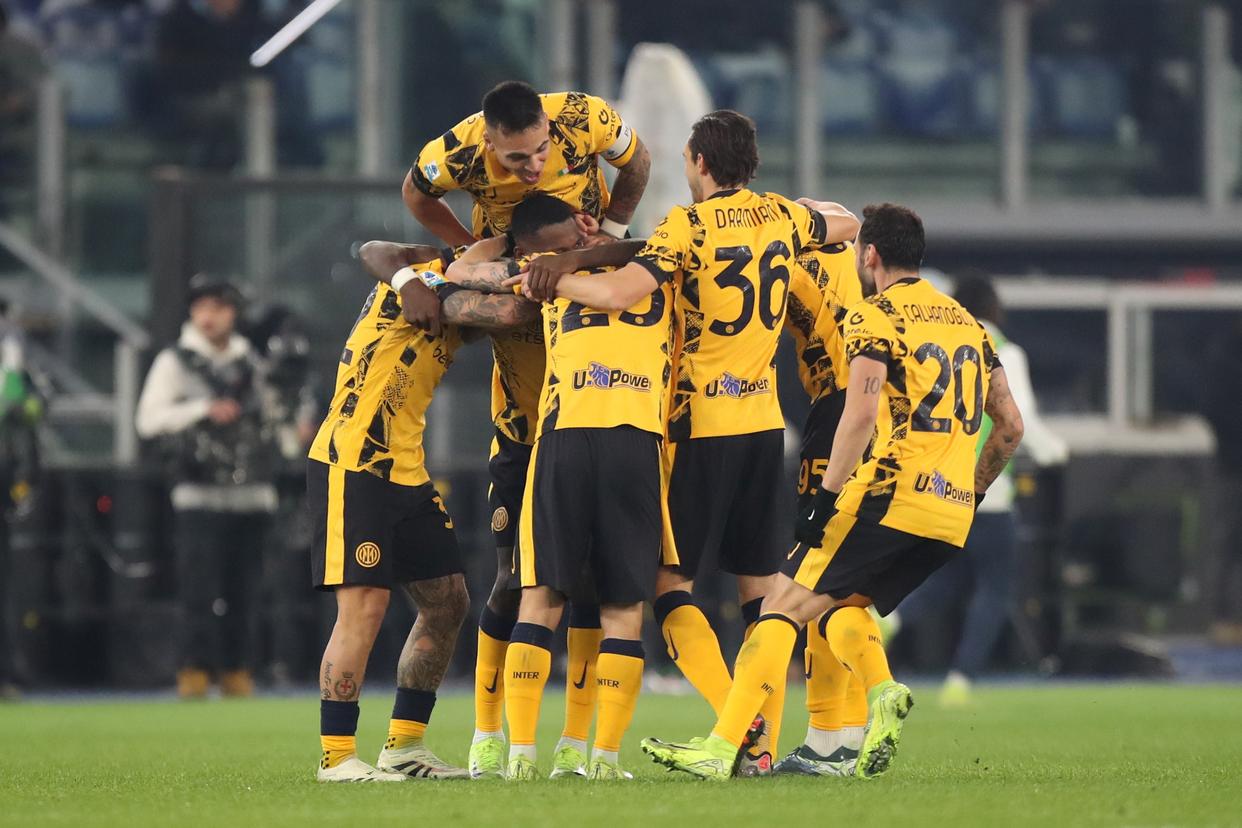 IM体育官方网-意甲比赛现场战况激烈搏击,球队斗志昂扬的简单介绍