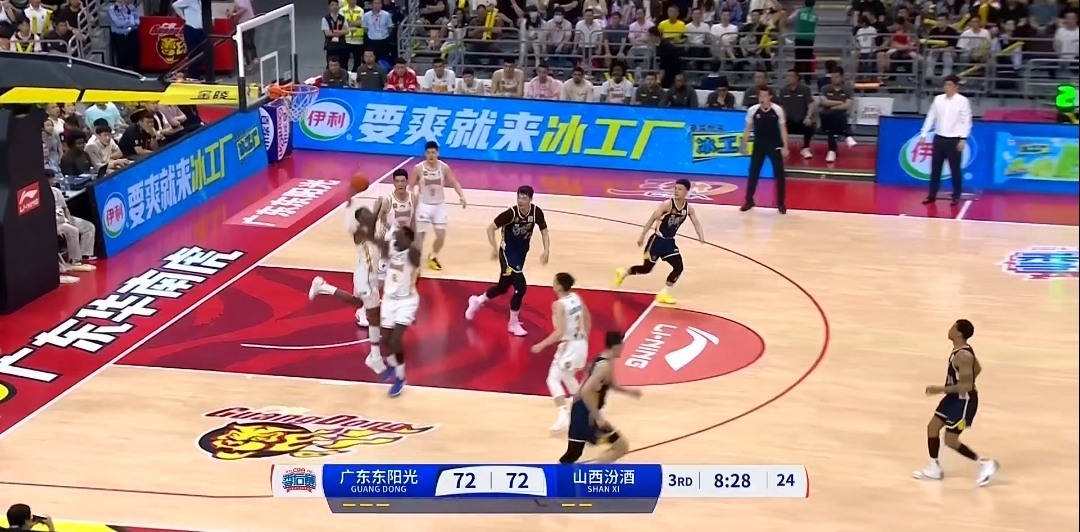 IM体育赛事直播入口-广州男篮主场取胜上海队,结束连败