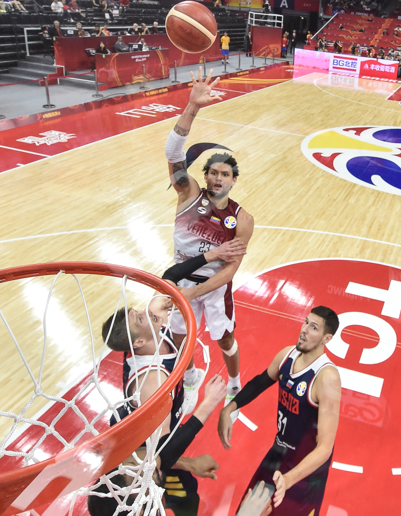 IM体育app-篮球世界杯小组赛明星表现抢眼，俄罗斯队成黑马的简单介绍