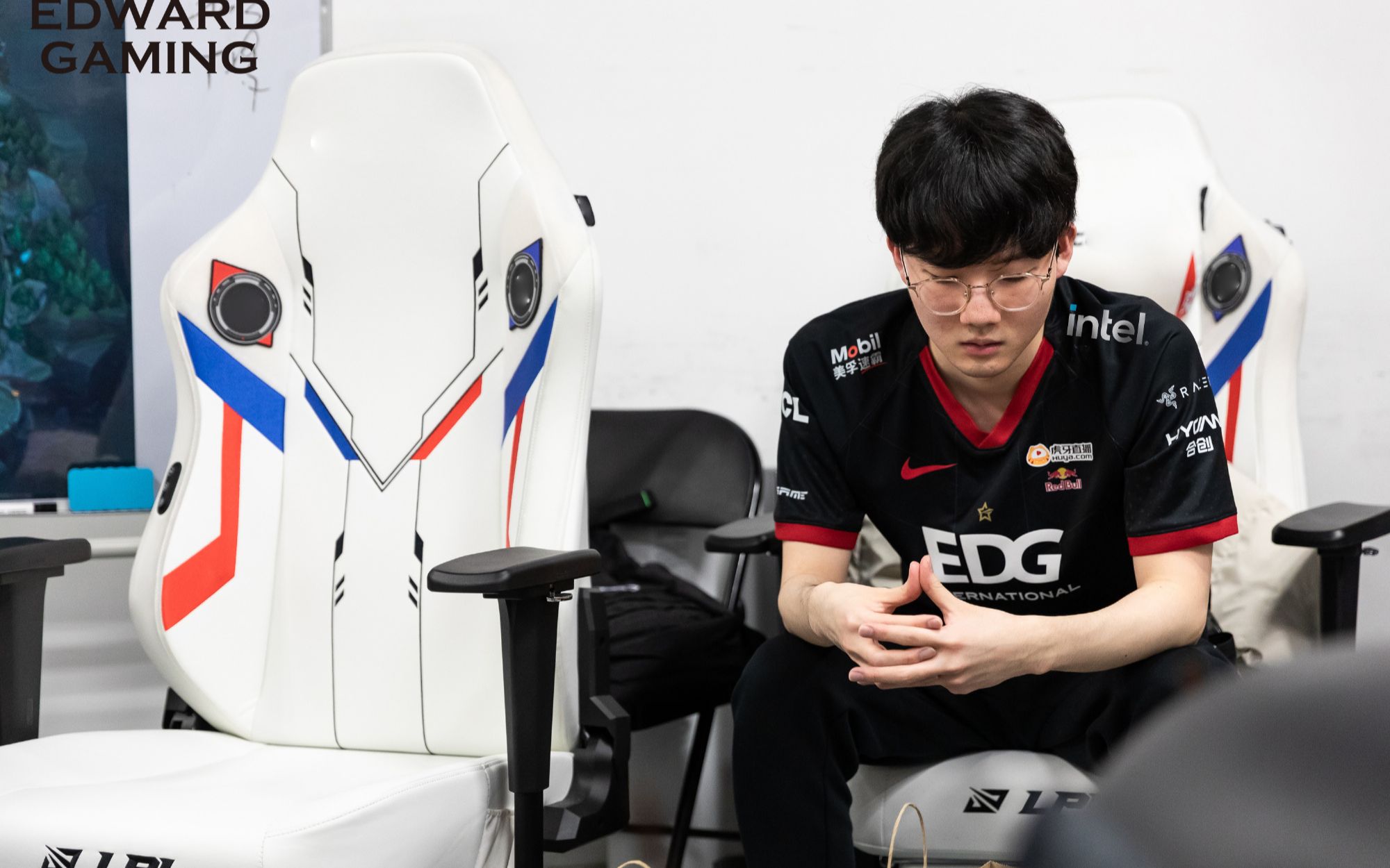 IM体育动画直播通道-100T绝杀RNG,Viper送出助攻的简单介绍