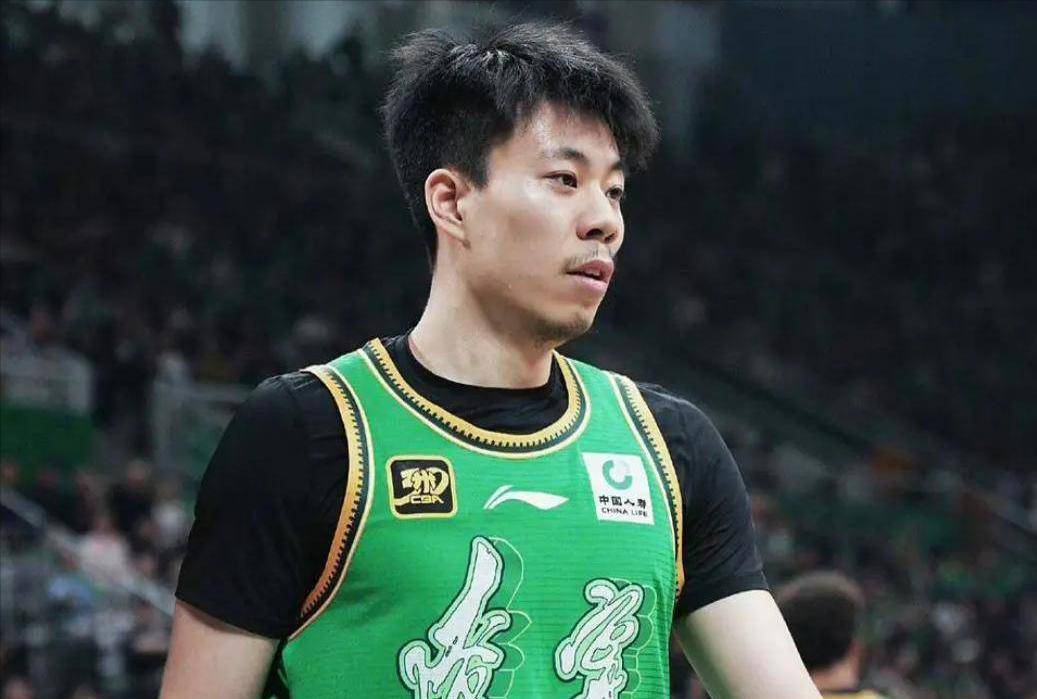 IM体育注册链接-雷霆碾压广东队,张镇麟高光表现的简单介绍