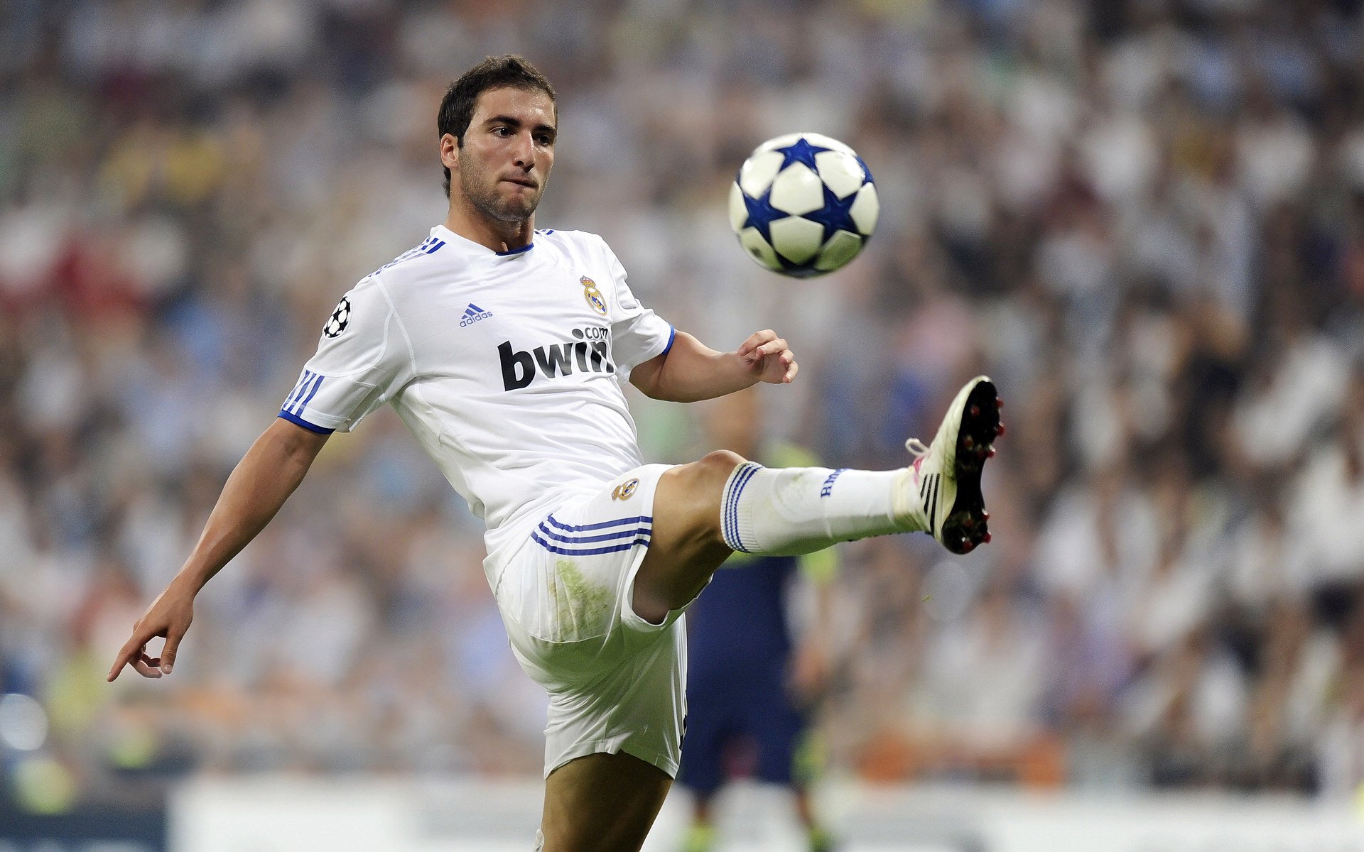 IM体育官方网站-伊拉克粉碎墨西哥,卡马文加如何成为跨洲际足球较量的关键先生