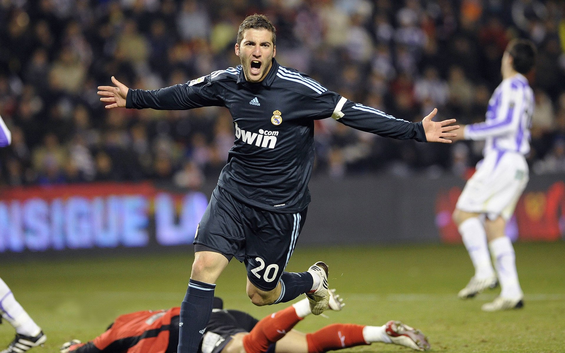 IM体育官网入口-巴尔韦德主宰比赛走向，克罗地亚最后时刻绝杀沙特